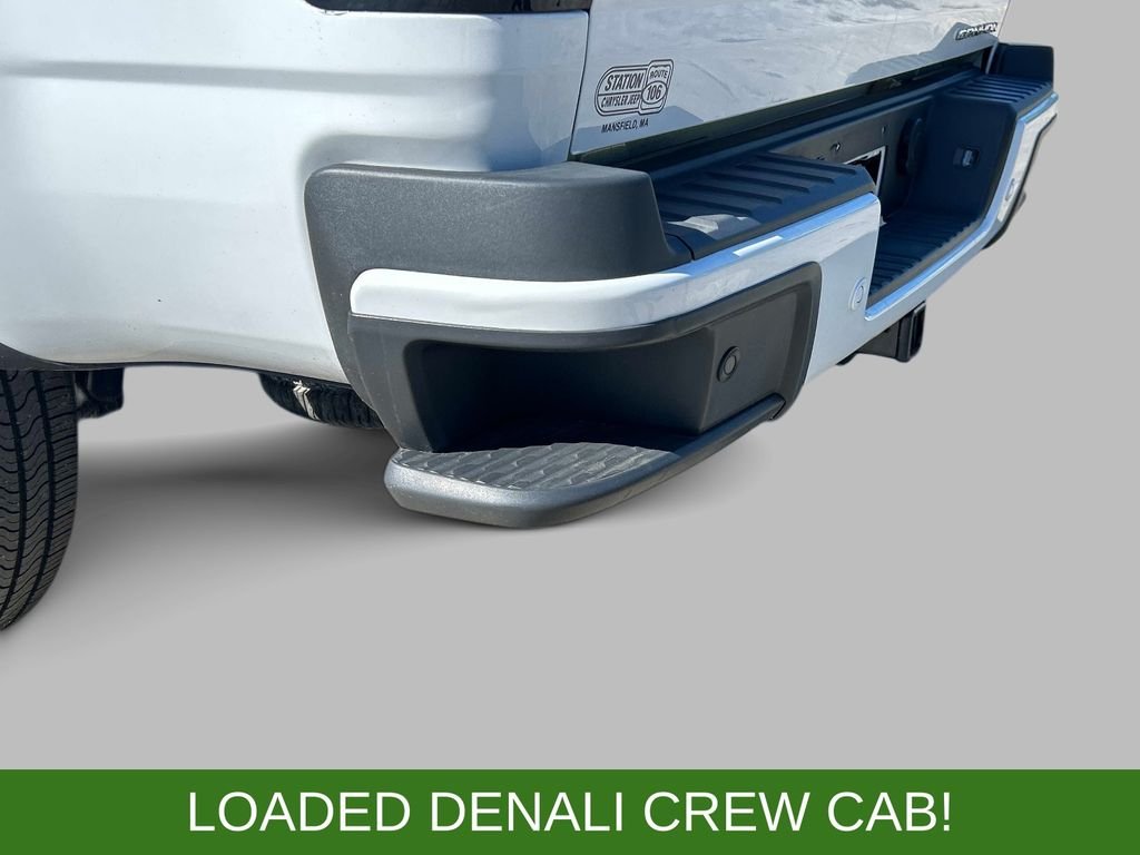 Used 2022 White GMC Denali image 14