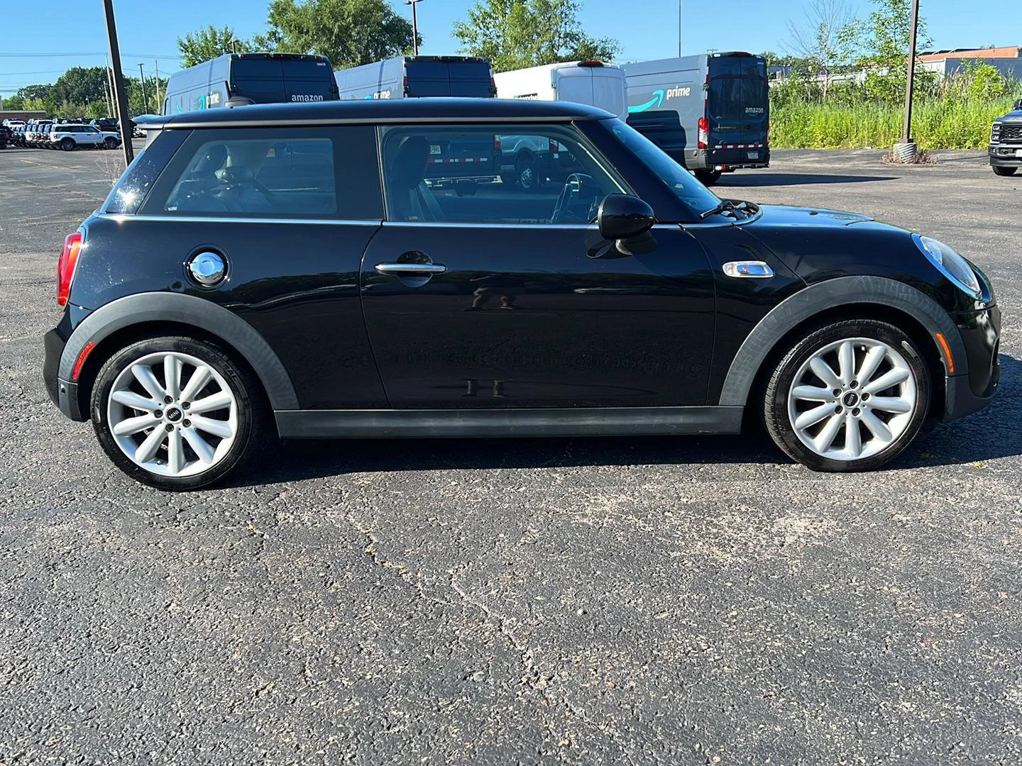 Used 2018 Midnight Black Metallic MINI Base image 8