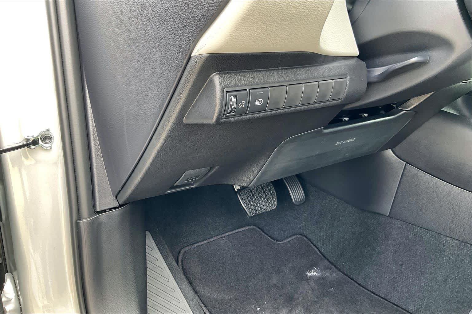New 2026 Classic Silver Metallic Toyota LE image 19