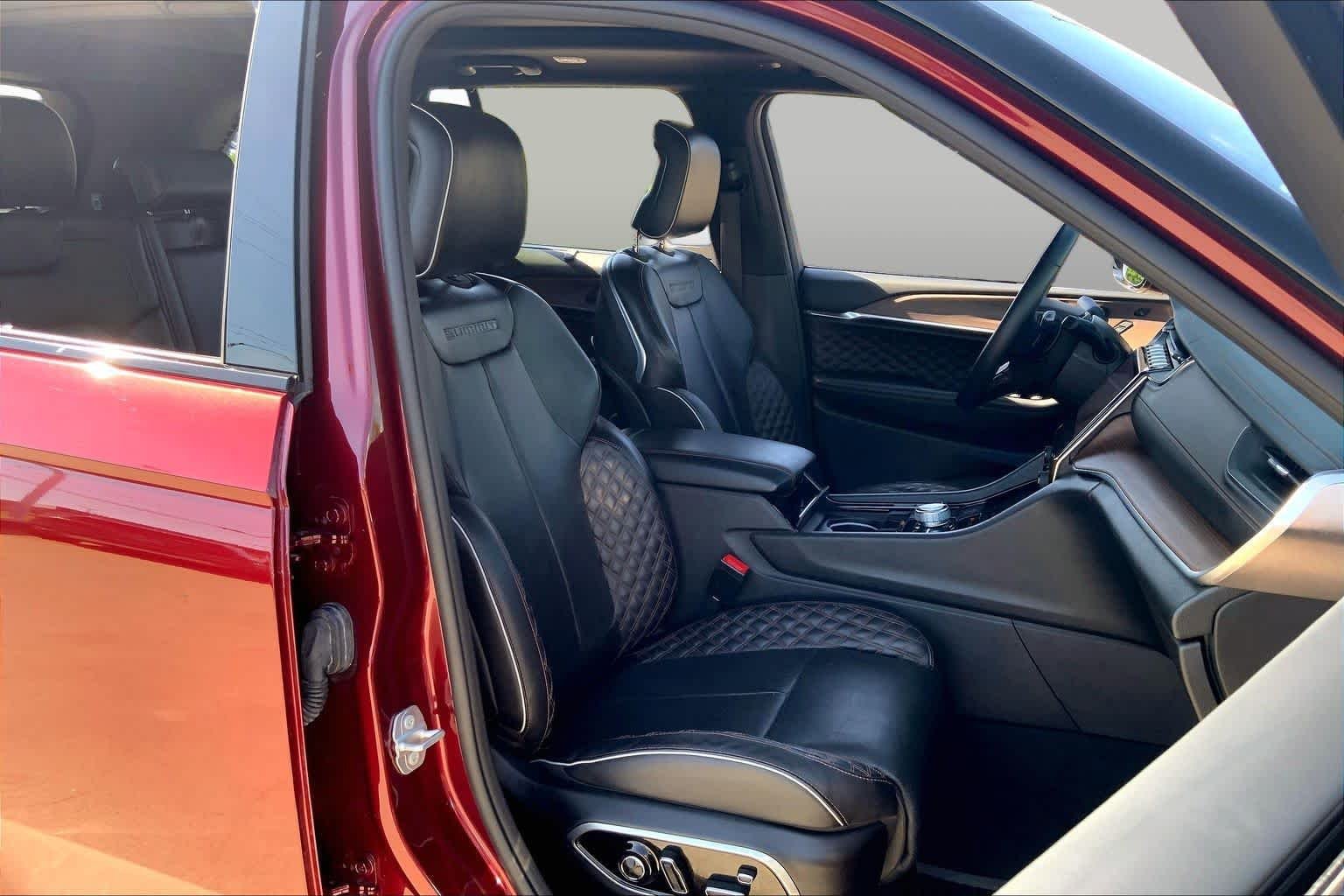 Used 2022 Velvet Red Pearlcoat Jeep Summit image 8
