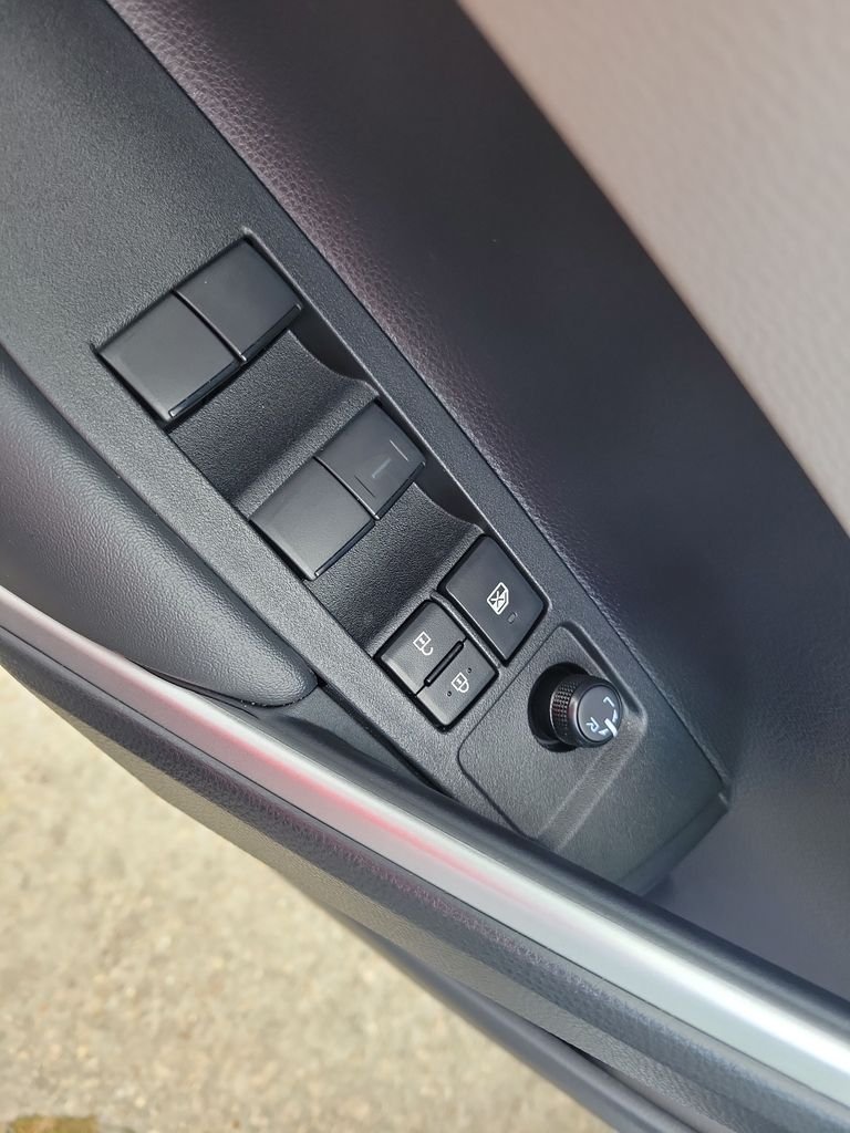 Used 2026 Silver Toyota L image 13