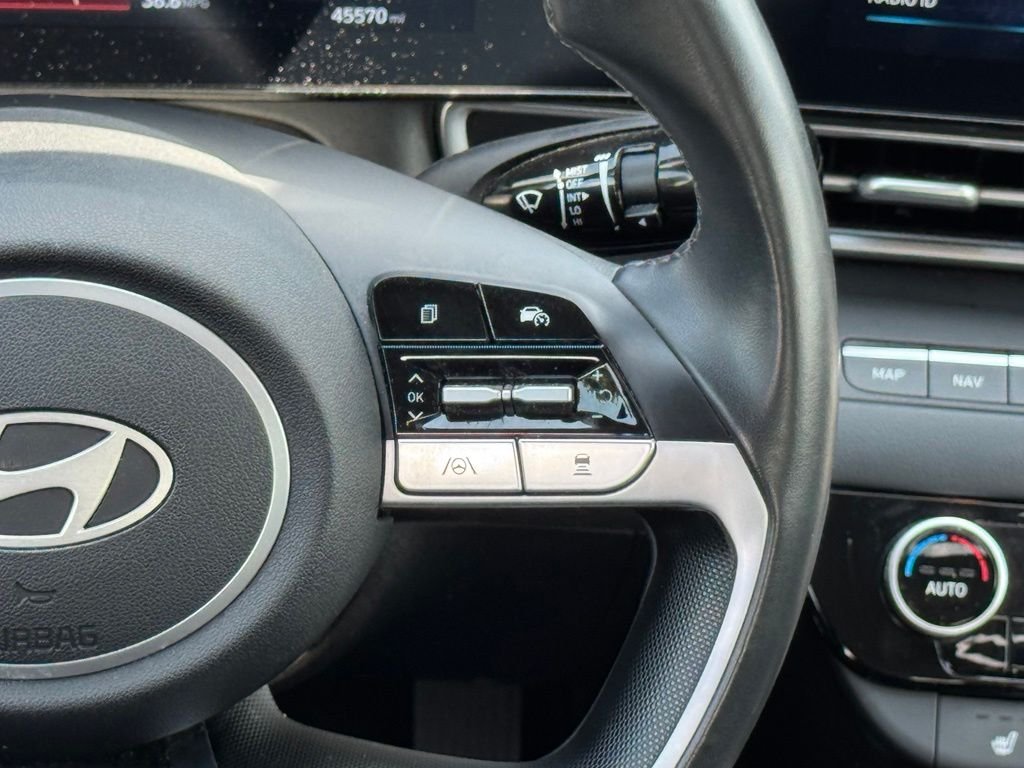 Used 2025 Gray Hyundai SEL Convenience image 22