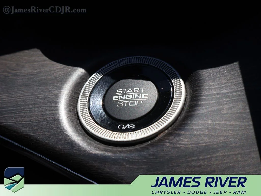 Used 2022 Red Jeep Overland image 34