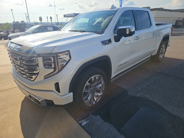 Used 2025 White Frost Tri-Coat GMC Denali image 3