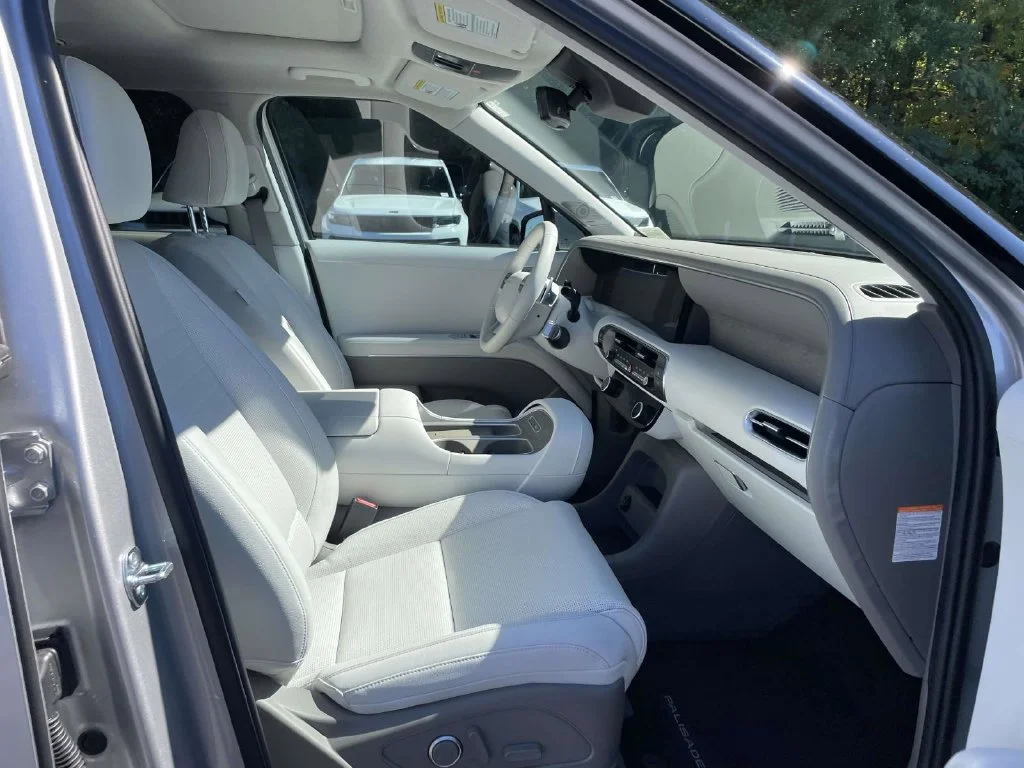 Used 2026 Silver Hyundai Limited image 15