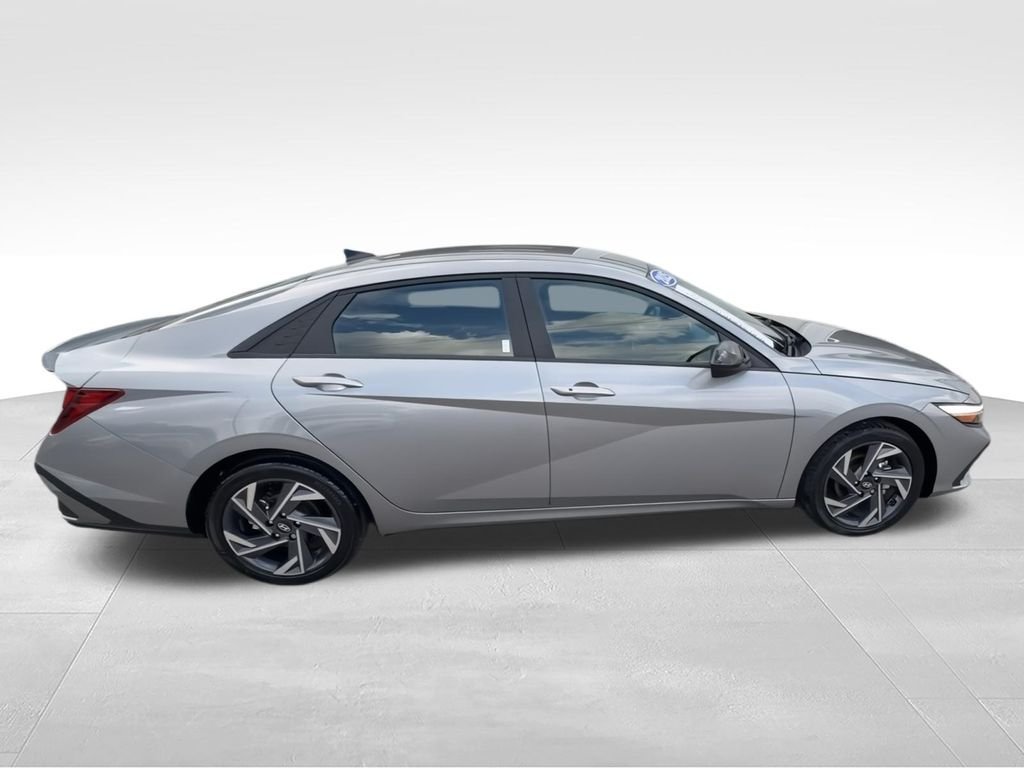 Certified Used 2025 Silver Hyundai SEL Sport image 9