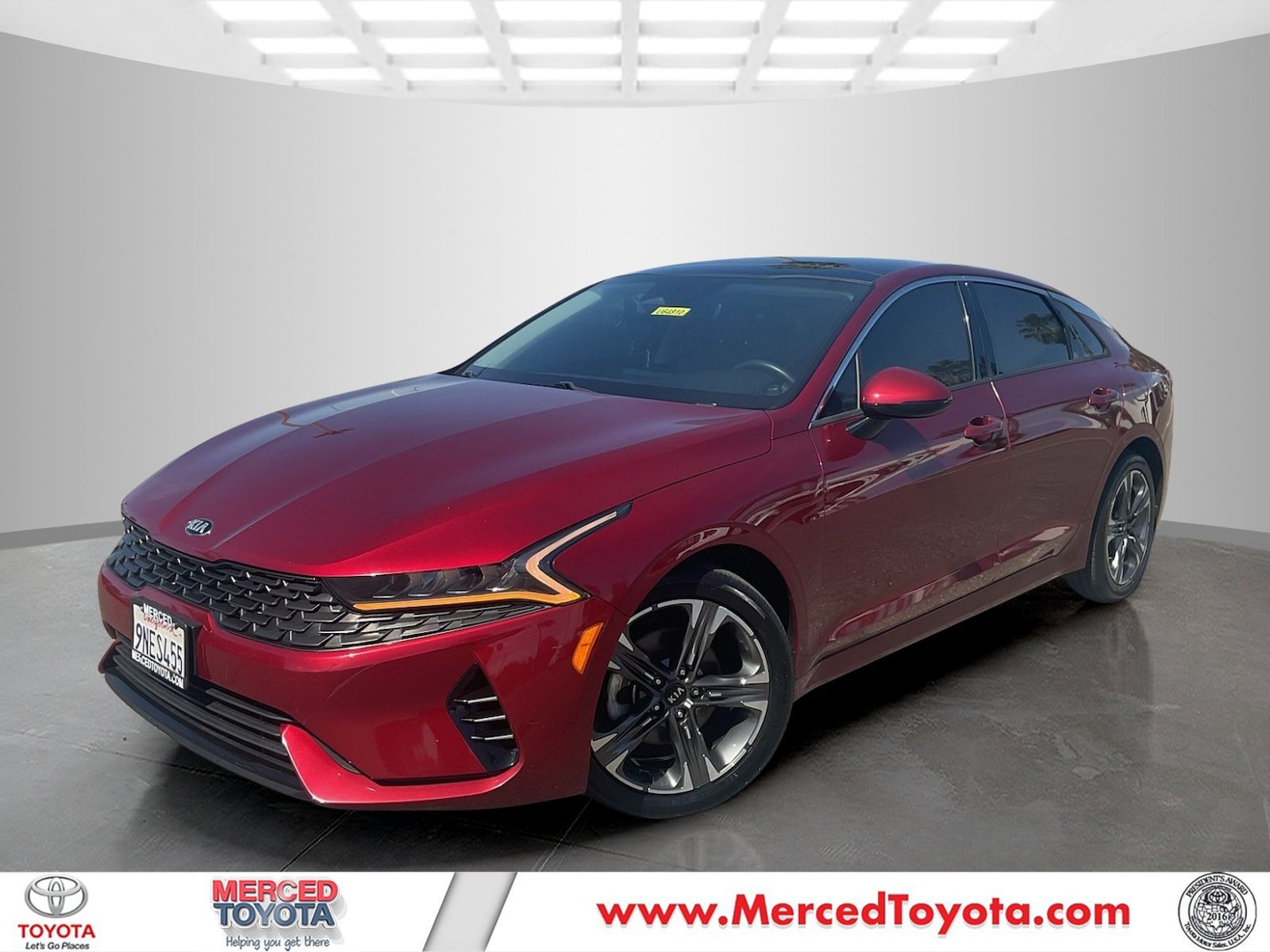 Used 2021 Passion Red Kia EX image 1