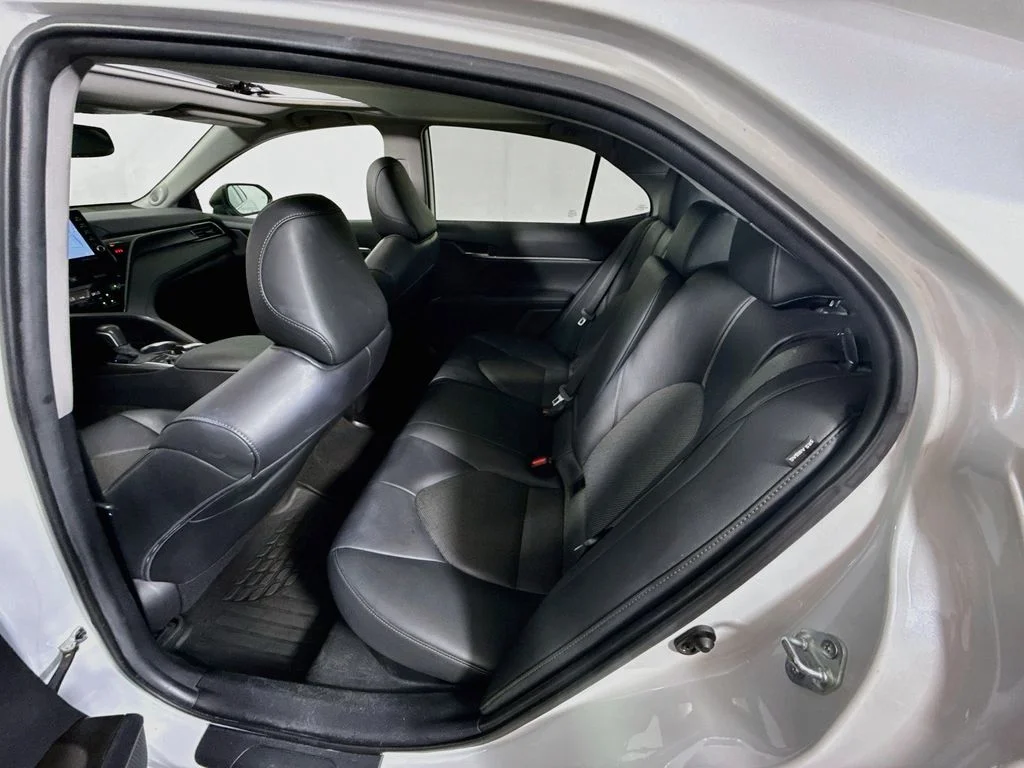 Used 2021 Wind Chill Pearl Toyota Hybrid XLE image 24
