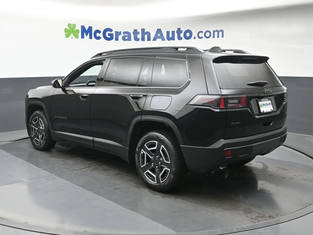 New 2026 Diamond Black Crystal Pearlcoat Jeep Laredo image 20