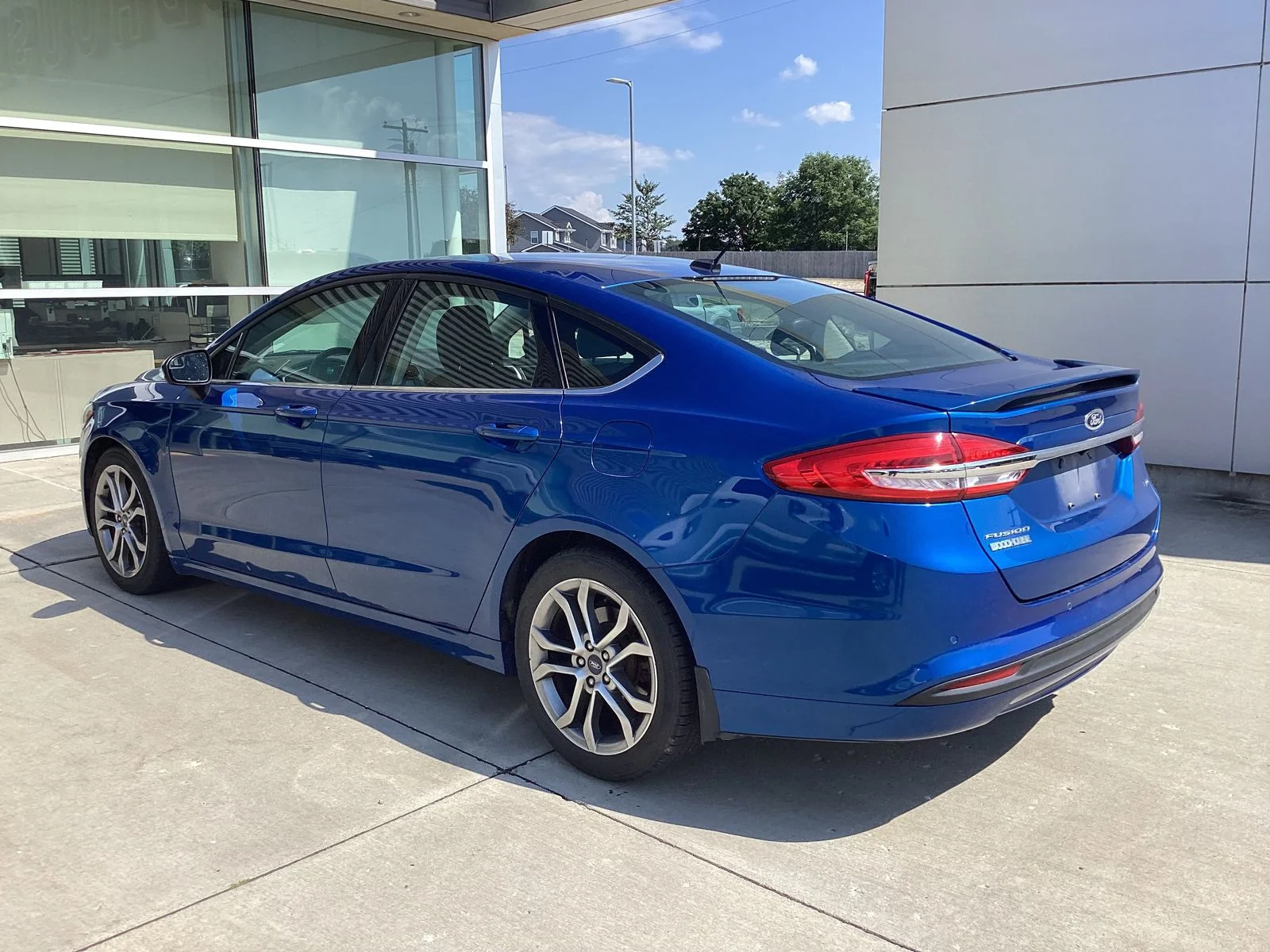 Used 2017 Blue Ford SE image 1