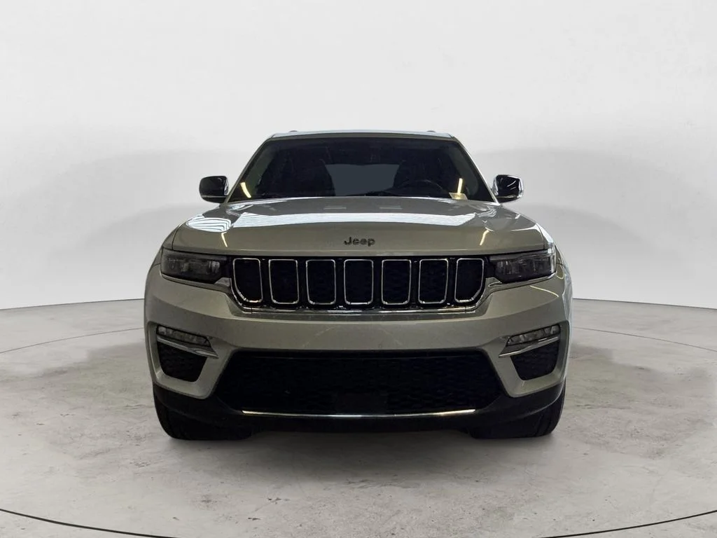 Used 2022 Silver Jeep Limited image 2