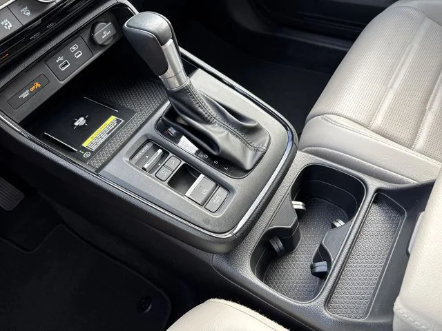 Used 2024 White Honda EX-L image 30