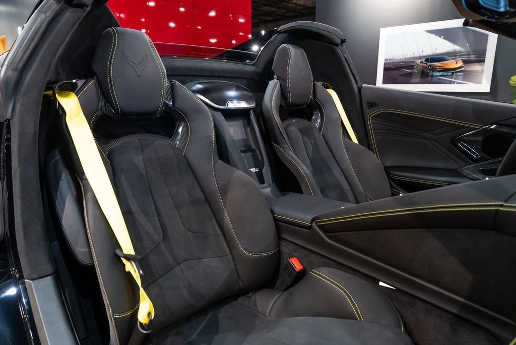Used 2025 Black Chevrolet Z06 image 41