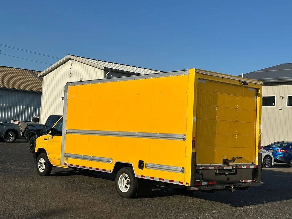 Used 2022 Yellow Ford Base image 8