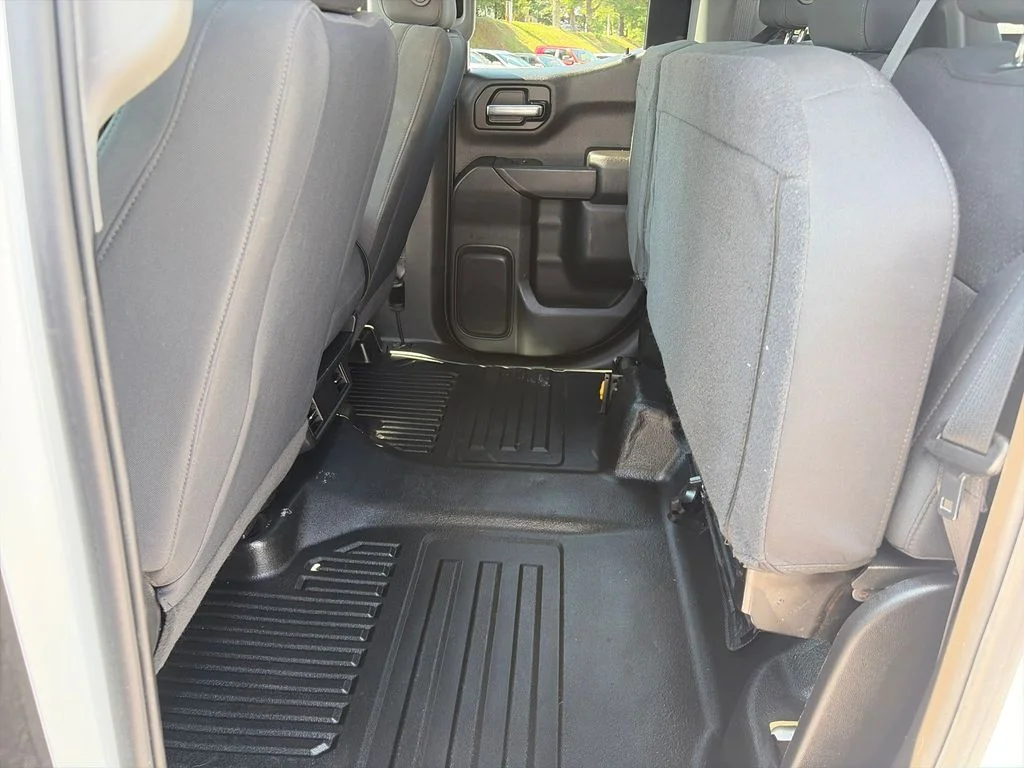 Used 2021 Summit White GMC Base image 33