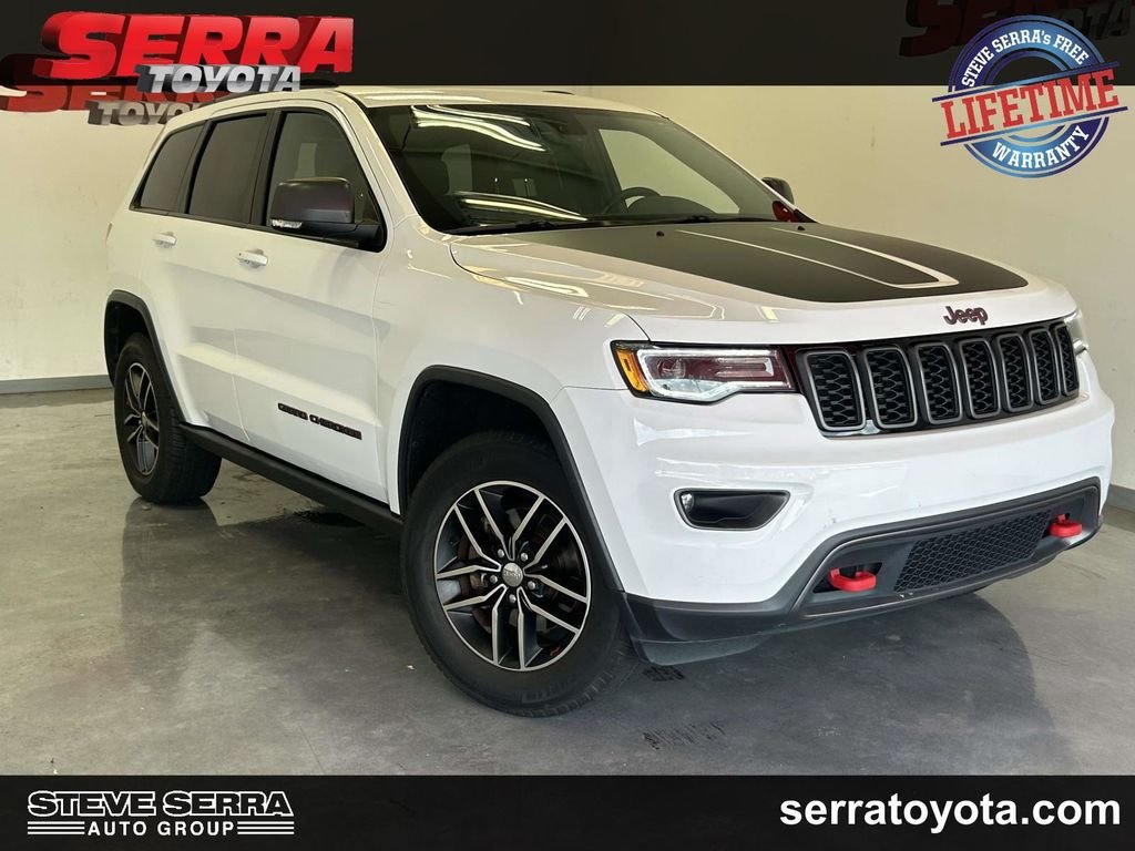 Used 2018 White Jeep Trailhawk image 1