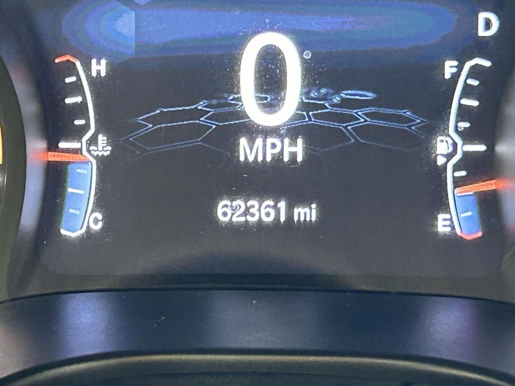 Used 2024 White Jeep Latitude image 27