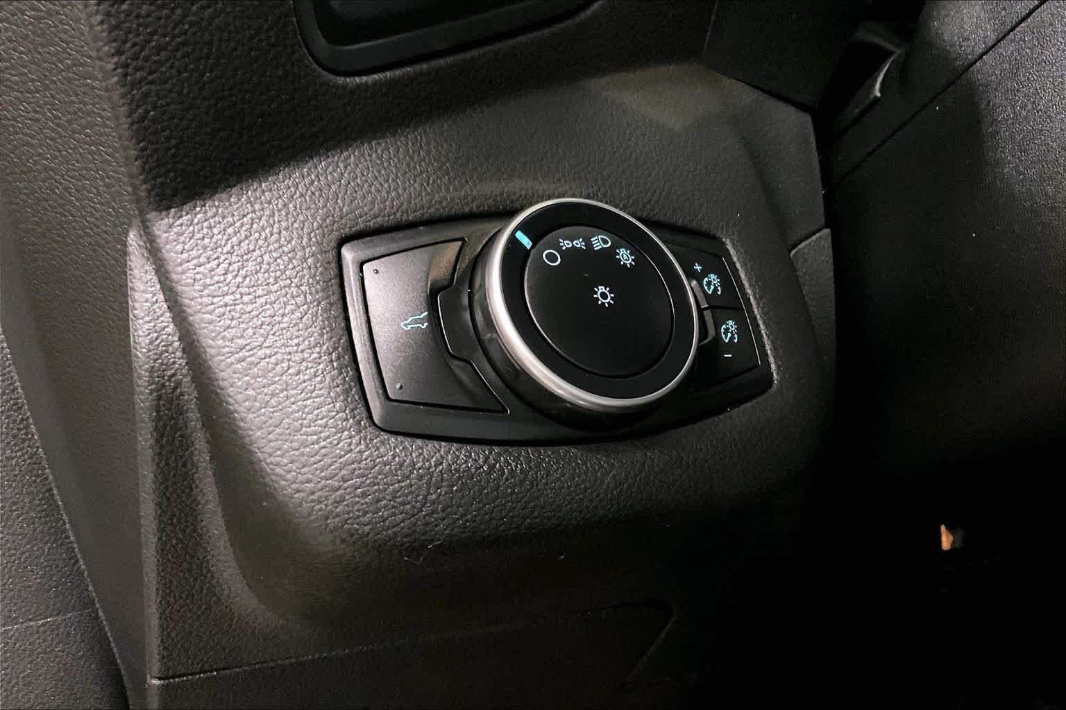 Used 2017 White Gold Metallic Ford S image 33