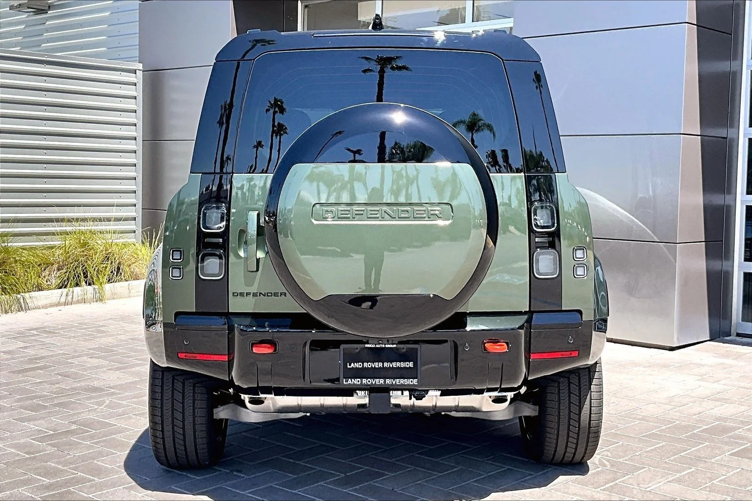 New 2026 Woolstone Green Land Rover X image 4