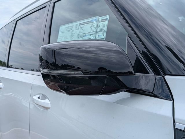 New 2026 Everest White TriCoat Nissan Platinum Reserve image 12