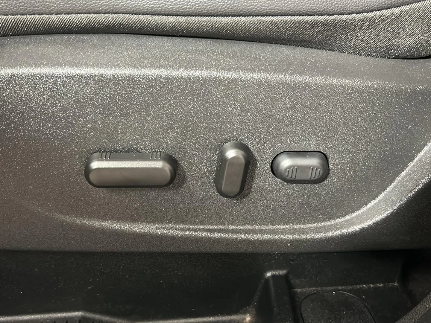 Used 2018 Shadow Black Ford Titanium image 20