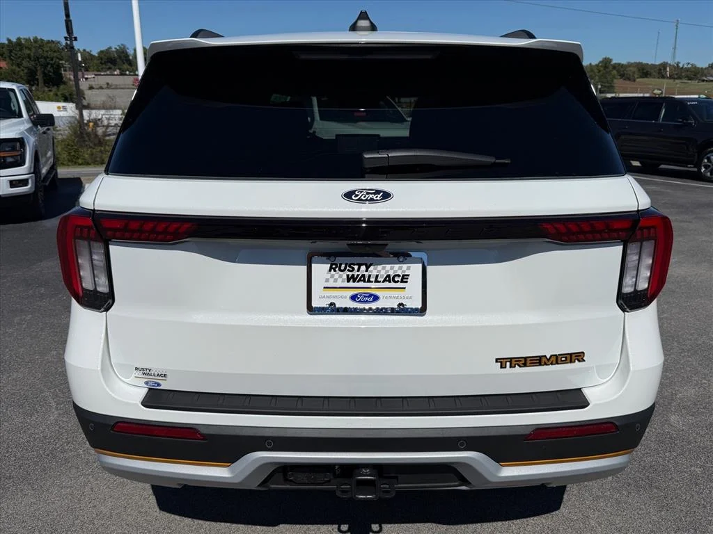 New 2027 Star White Metallic Tri-Coat Ford Tremor® image 5