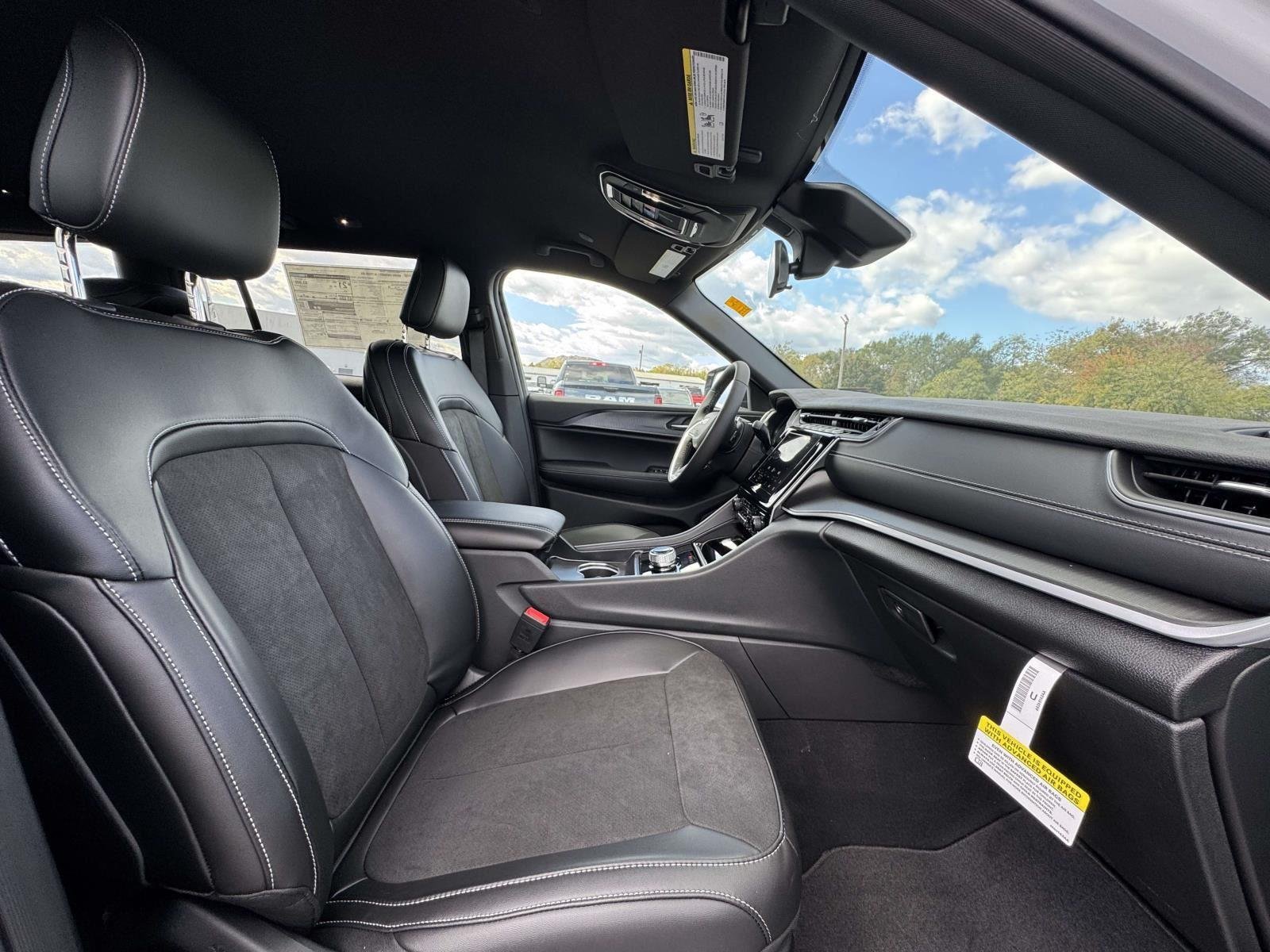 2025 Jeep Grand Cherokee L Altitude - Photo 13