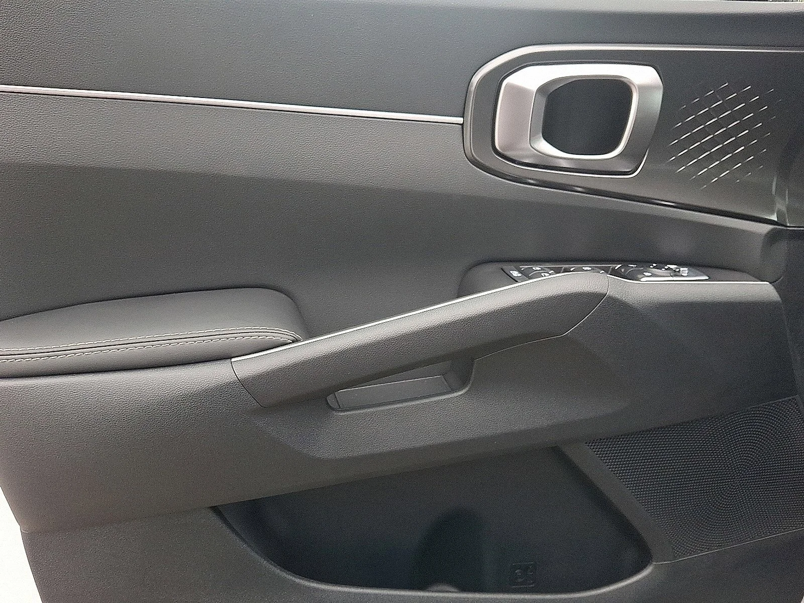New 2026 Ebony Black Kia S image 9