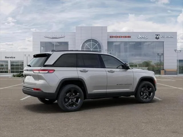 New 2025 Silver Zynith Exterior Paint Jeep Altitude X image 45