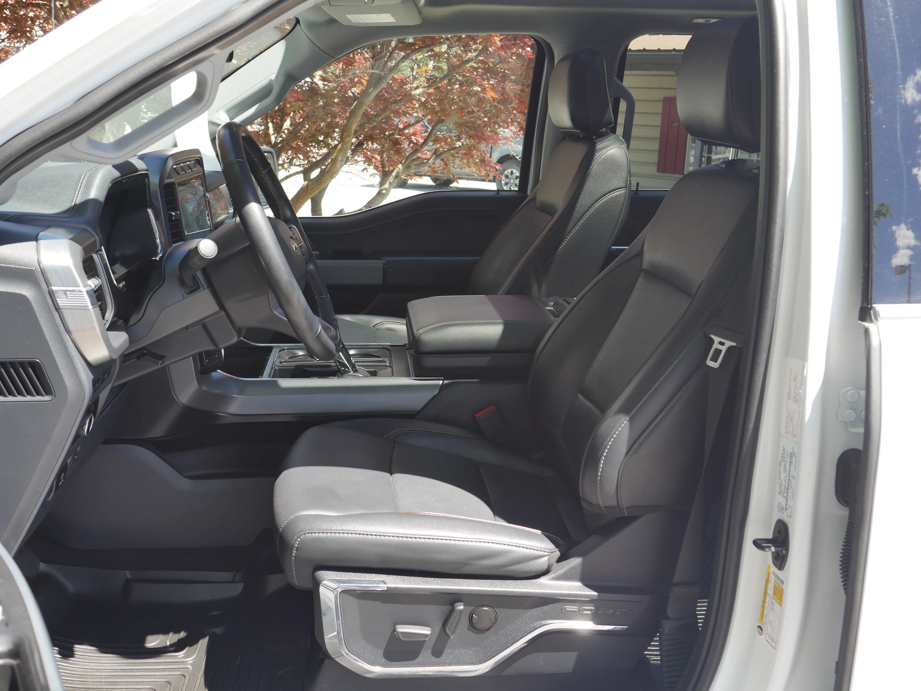 Certified Used 2023 White Ford LARIAT image 3