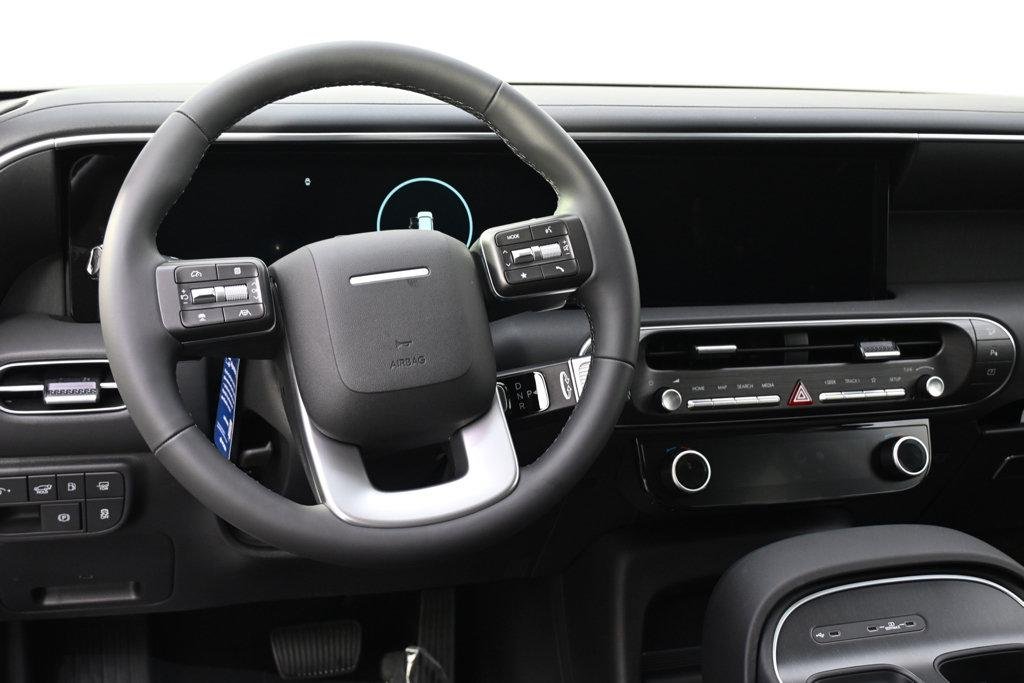 New 2026 White Pearl Hyundai SEL 8P image 12