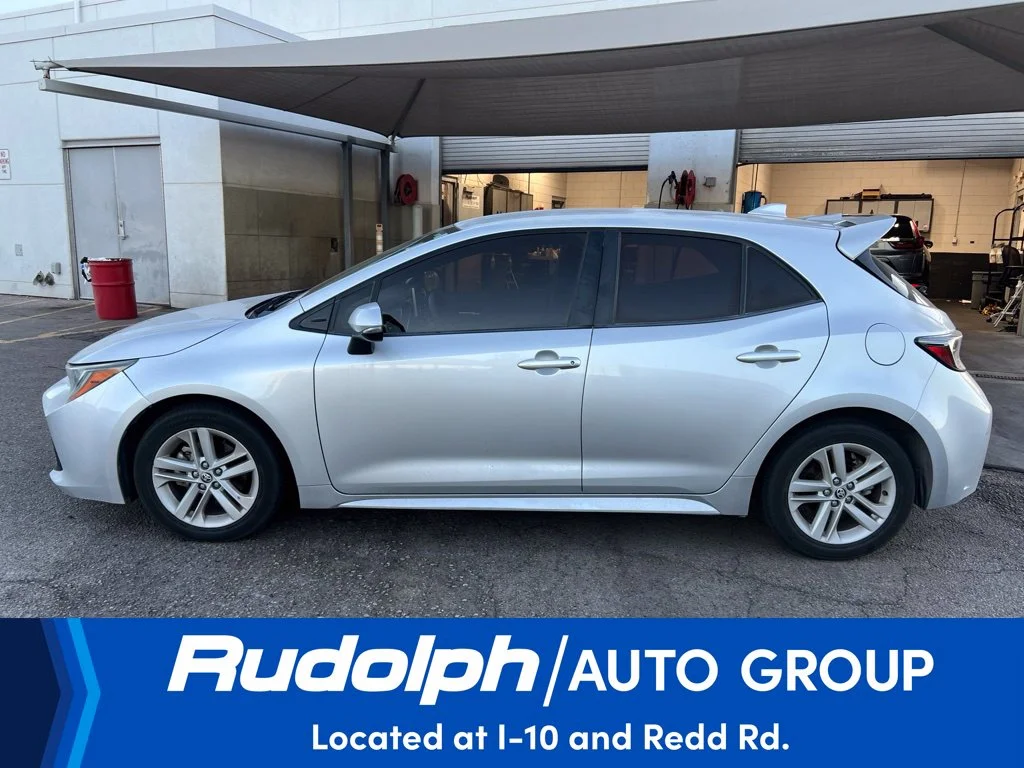 Used 2019 Silver Toyota SE image 2