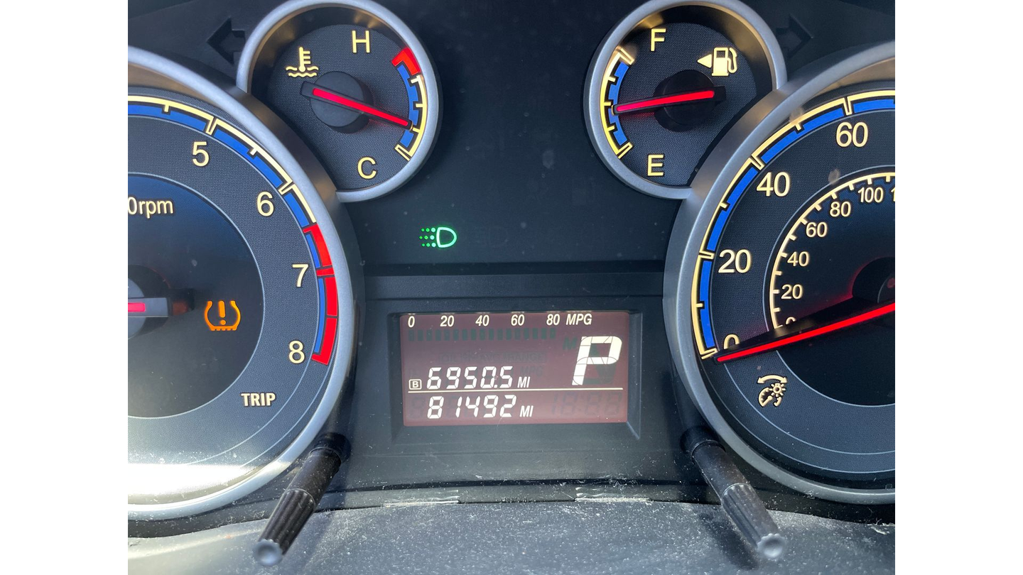 Used 2012 Gray Suzuki Base image 13