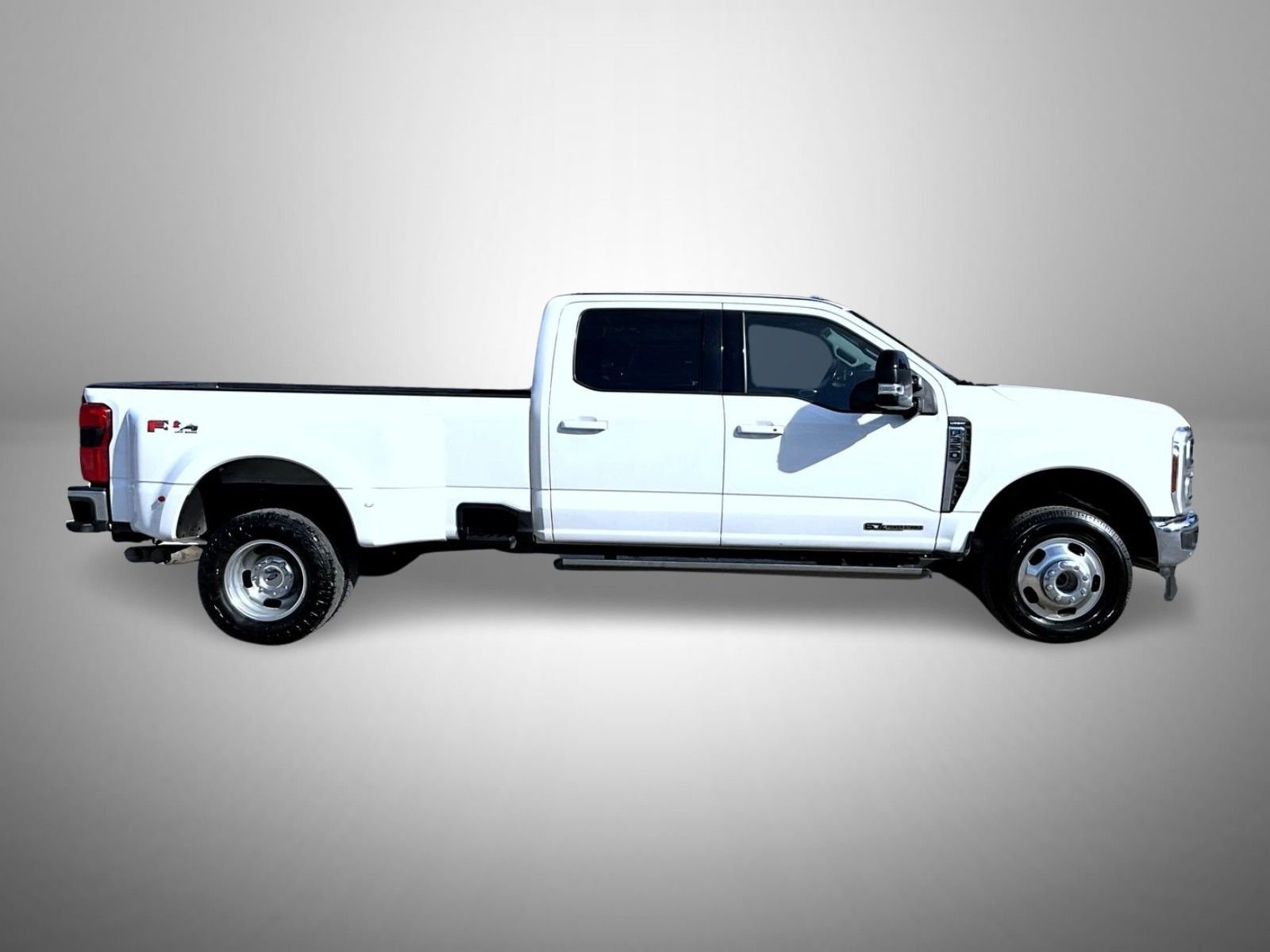 Used 2024 White Ford Lariat image 4