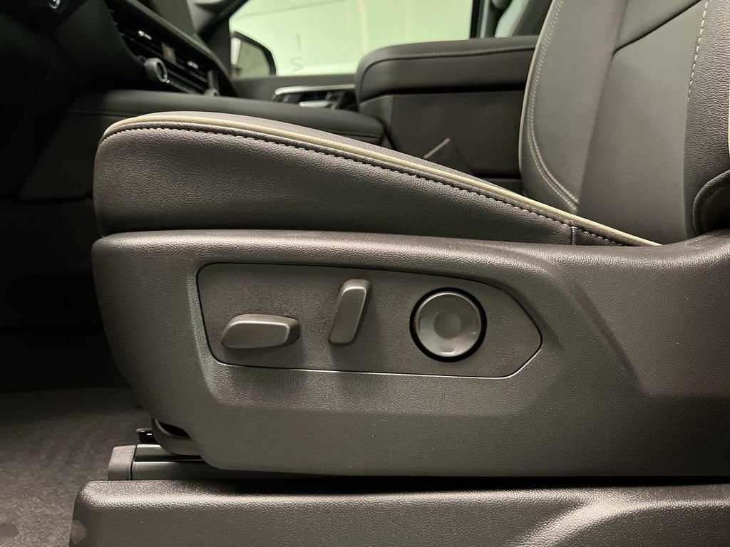 2026 Chevrolet Suburban Premier - Photo 12
