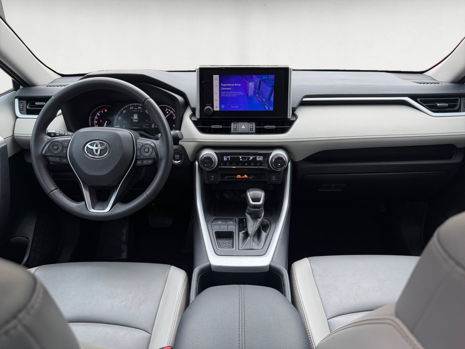 Used 2024 Silver Sky Metallic Toyota XLE Premium image 14