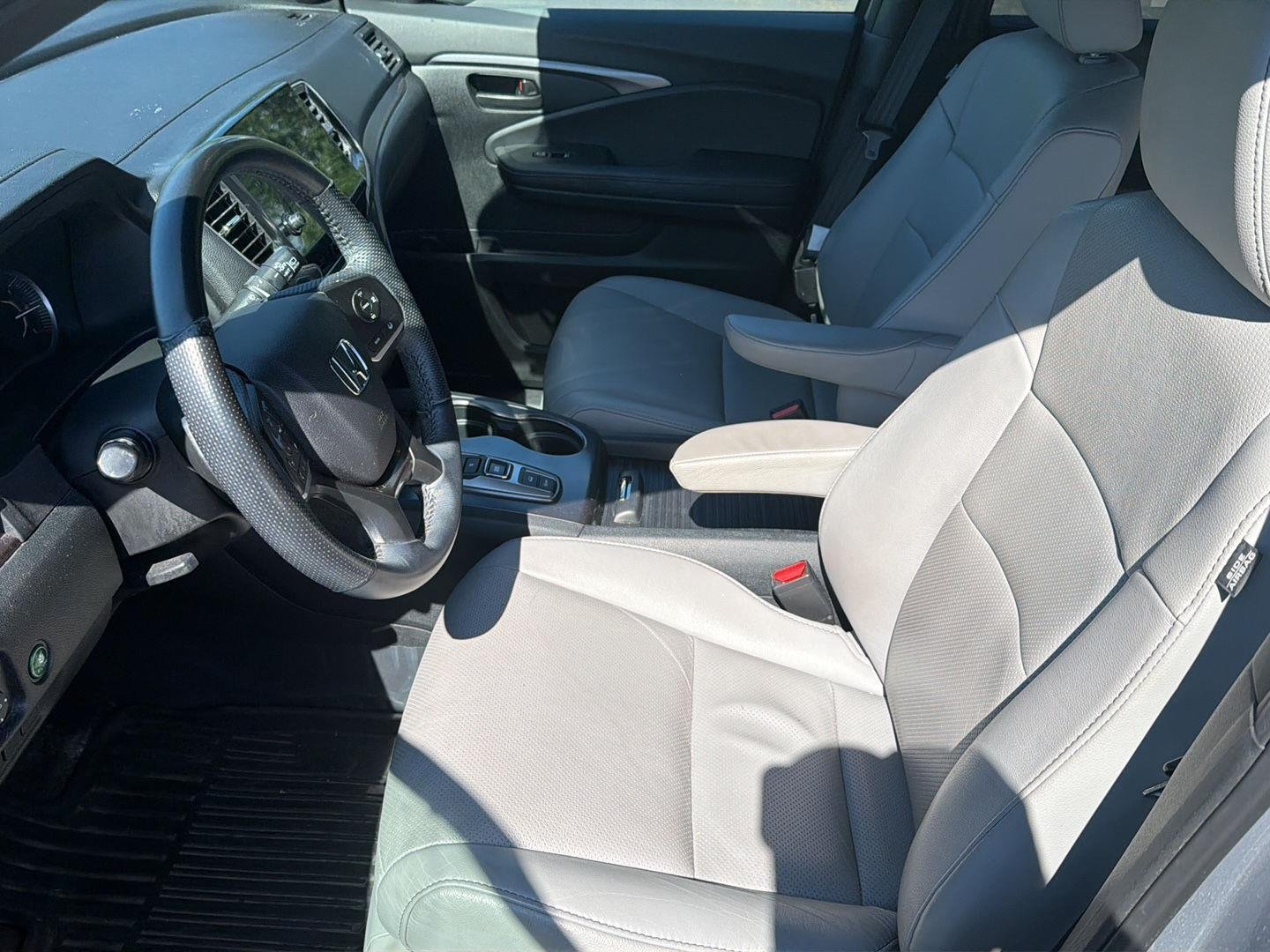 Used 2023 Lunar Silver Metallic Honda EX-L image 10