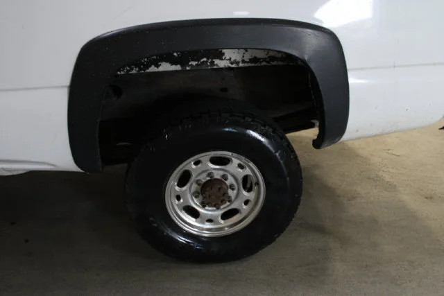 Used 2005 White Chevrolet Work Truck image 28