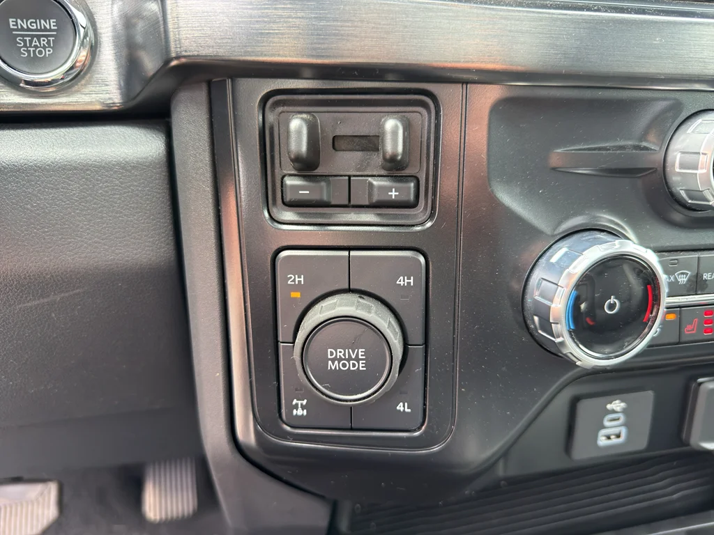 Used 2025 Antimatter Blue Metallic Ford LARIAT image 22
