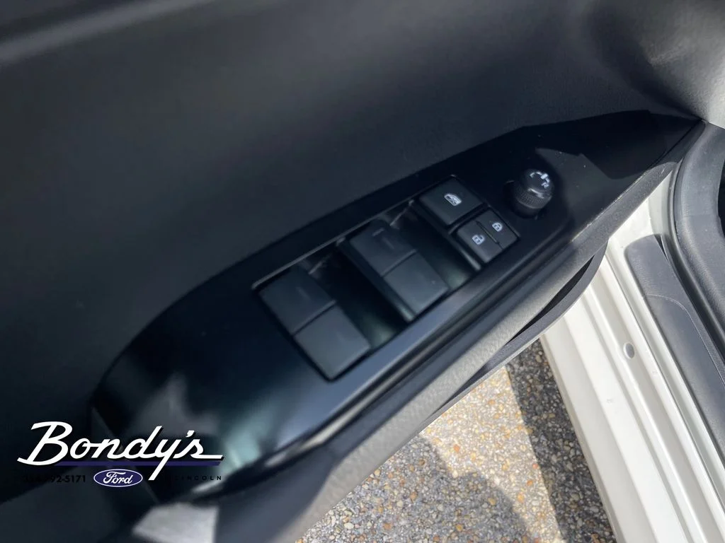 2025 Toyota Camry LE - Photo 8
