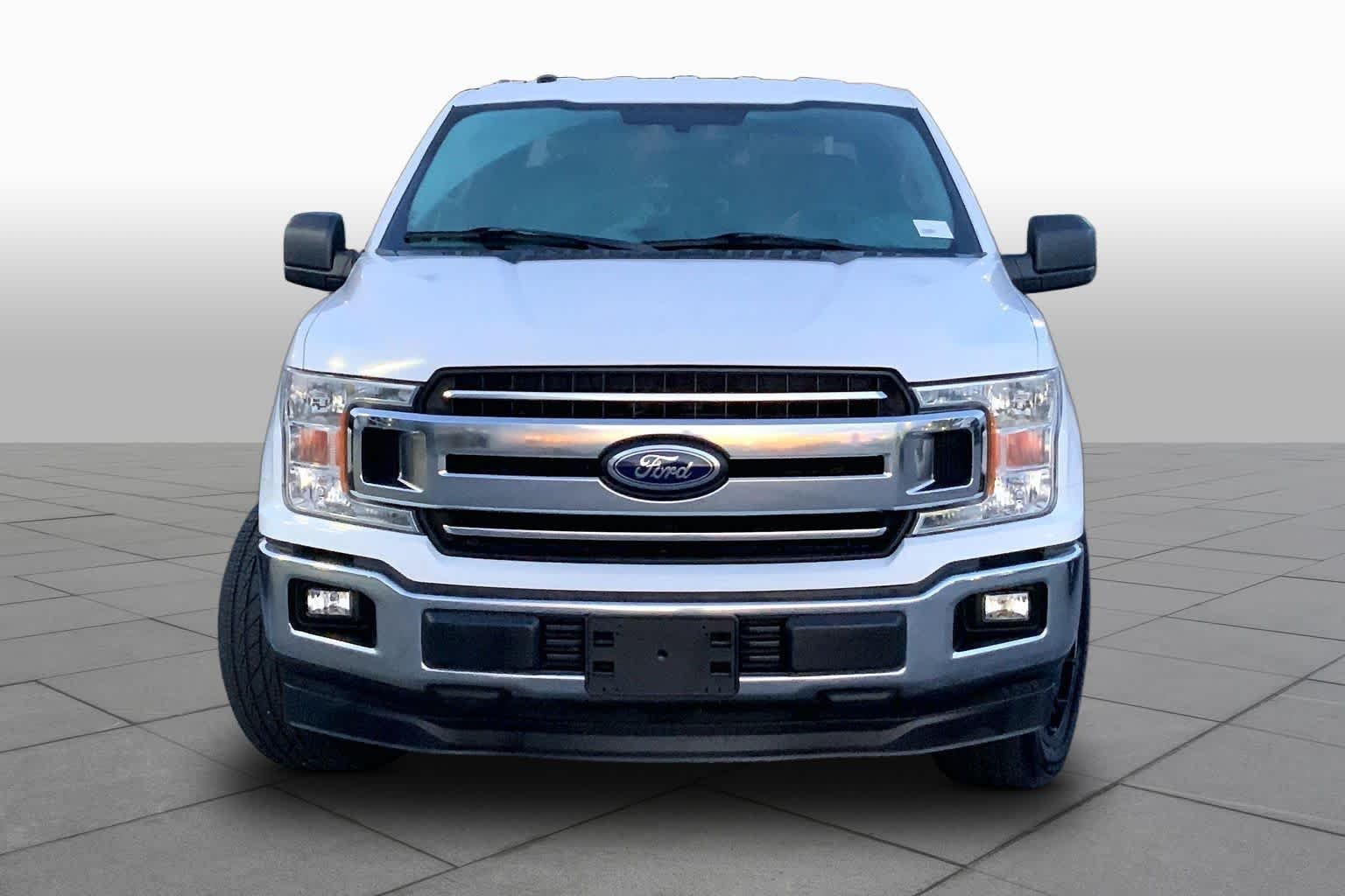 Used 2018 Oxford White Ford XLT image 4