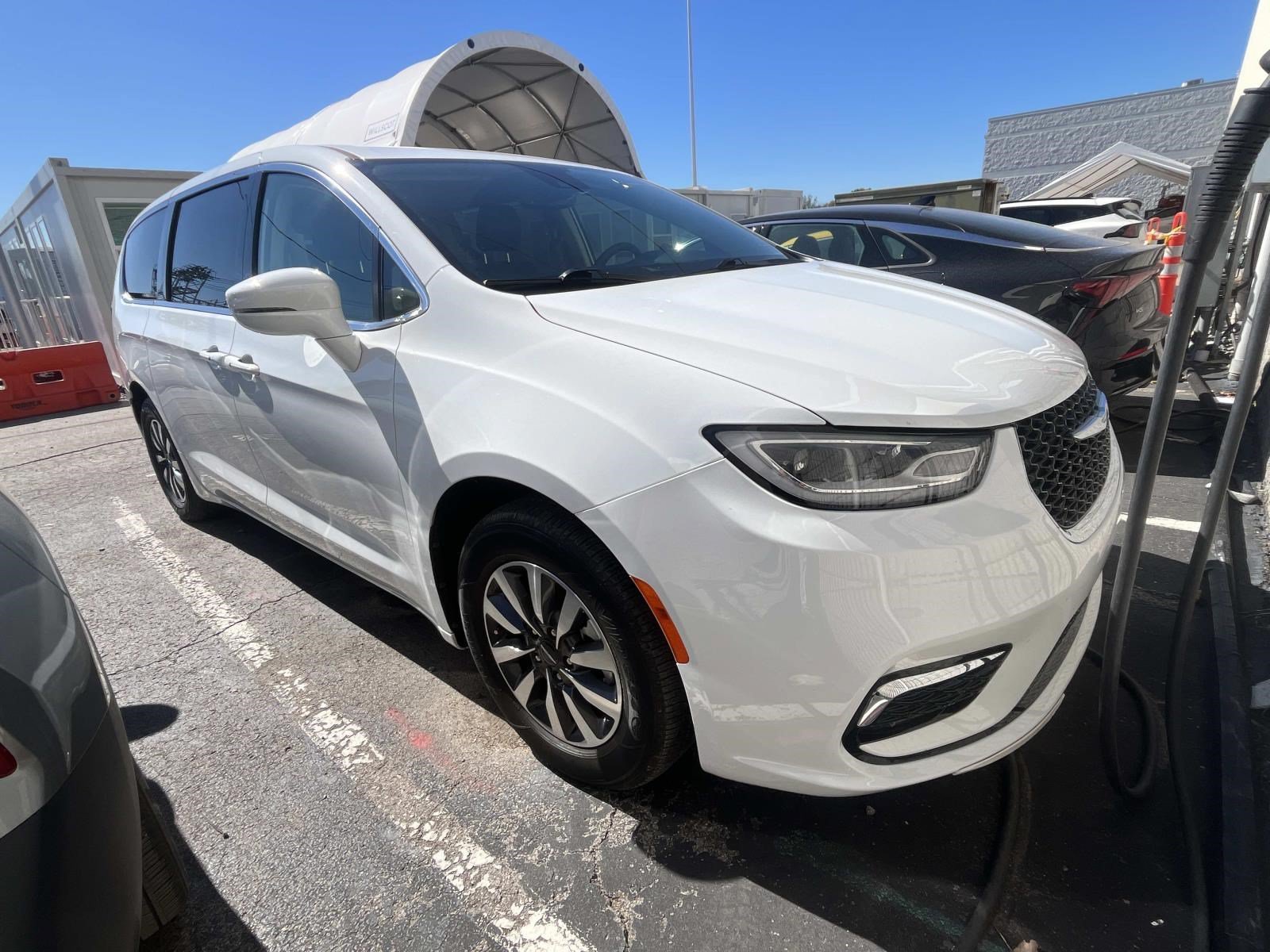 2022 Chrysler Pacifica Hybrid Touring L