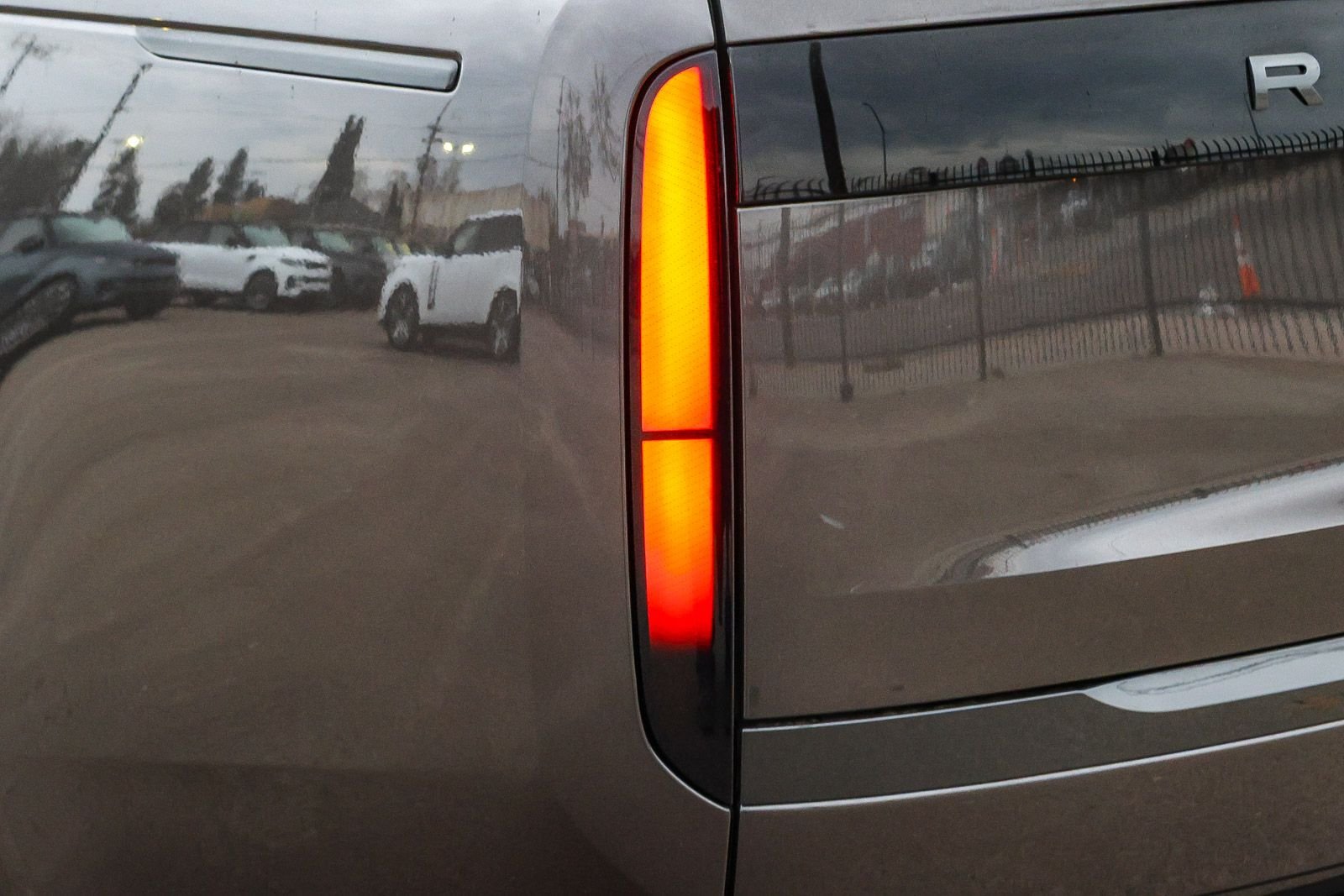 2026 Land Rover Range Rover SE - Photo 11