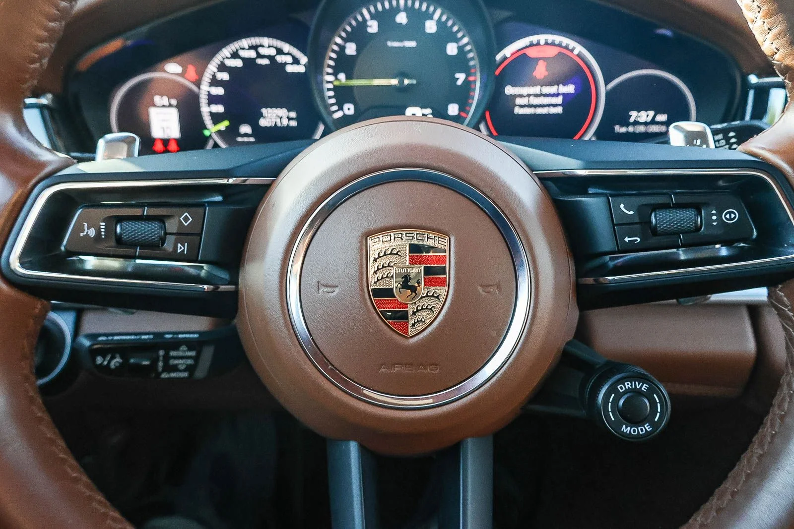 Used 2023 Green Porsche 4S Executive image 35