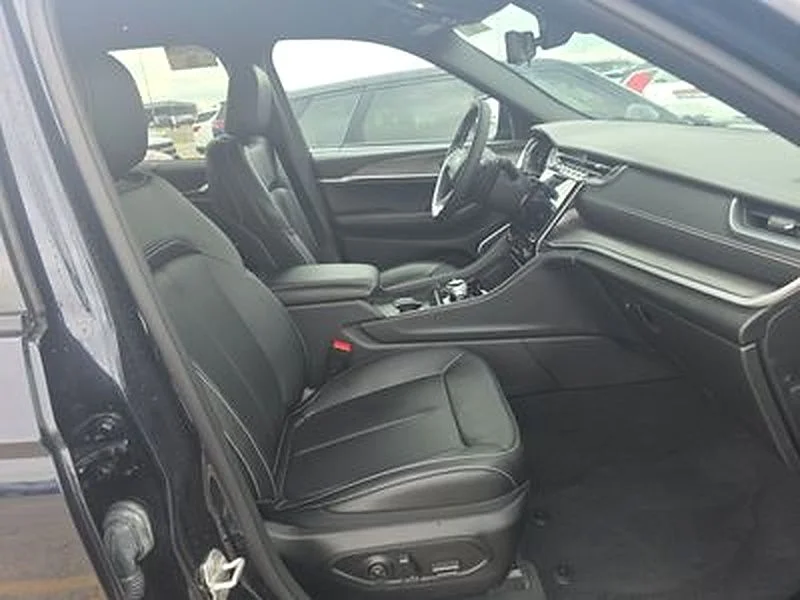 Used 2024 Black Jeep 4xe image 12