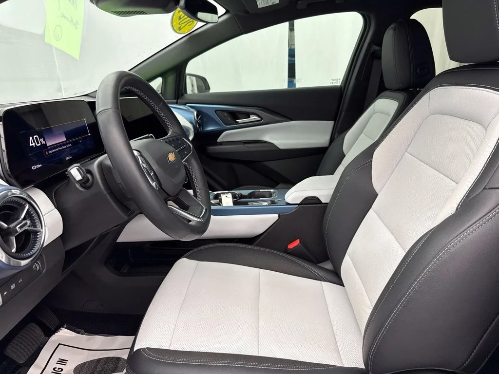 Used 2024 White Chevrolet LT image 17