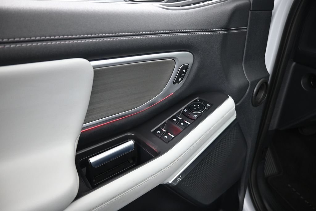 Used 2025 Silver Ford Platinum image 11