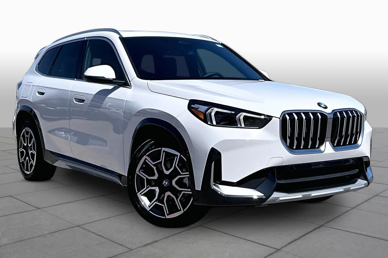 New 2026 Alpine White BMW xDrive28i image 2