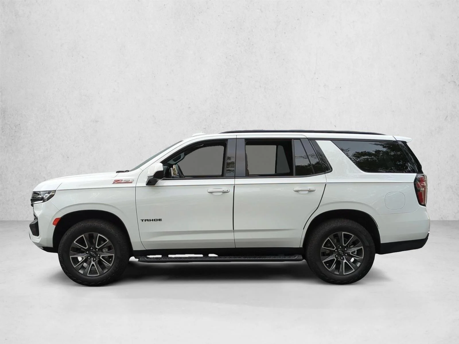 Used 2024 Summit White Chevrolet Z71 image 8