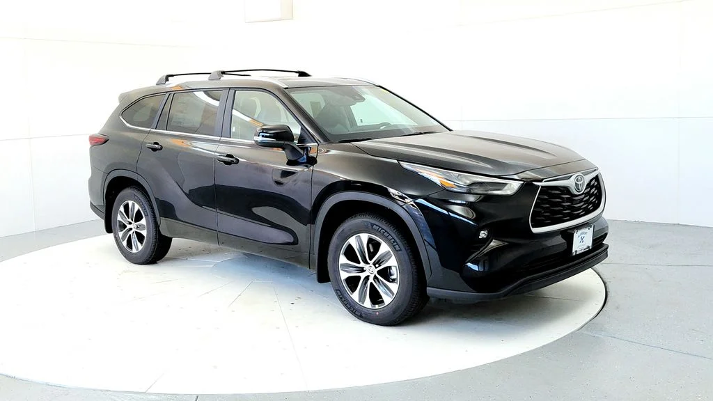 New 2026 Black Toyota XLE image 7